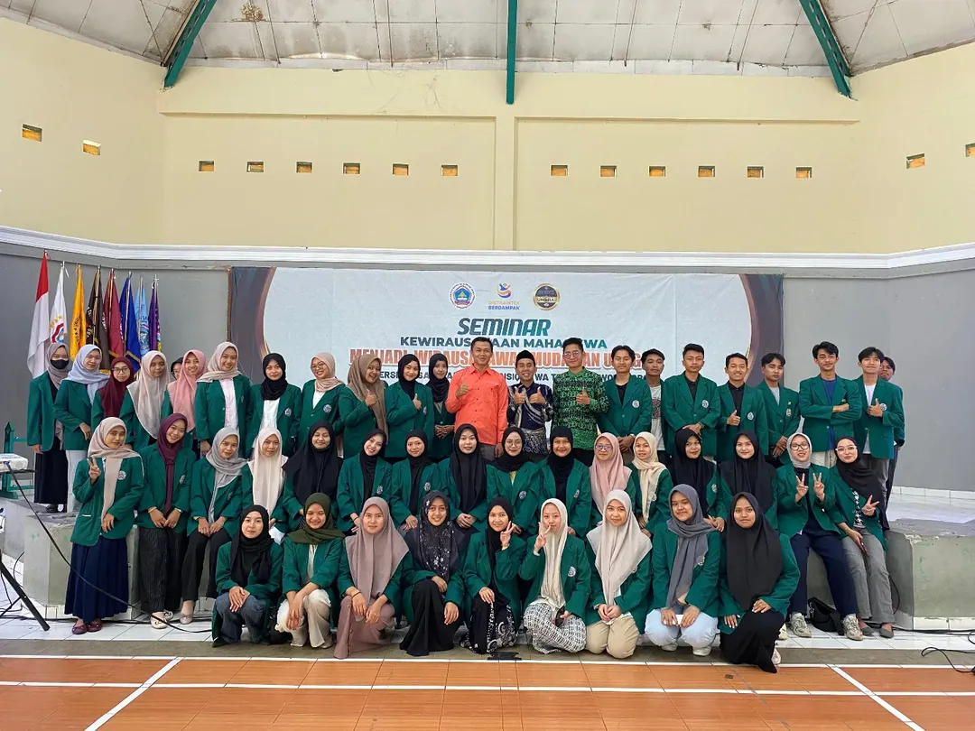Seminar Kewirausahaan 2025: Sebagai Penguat Kompetensi Menjadi Praktisi di Masa Mendatang