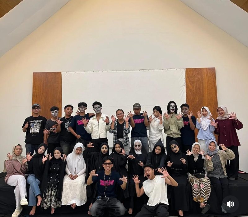 Koaborasi Teater Tirta x Band Takabur