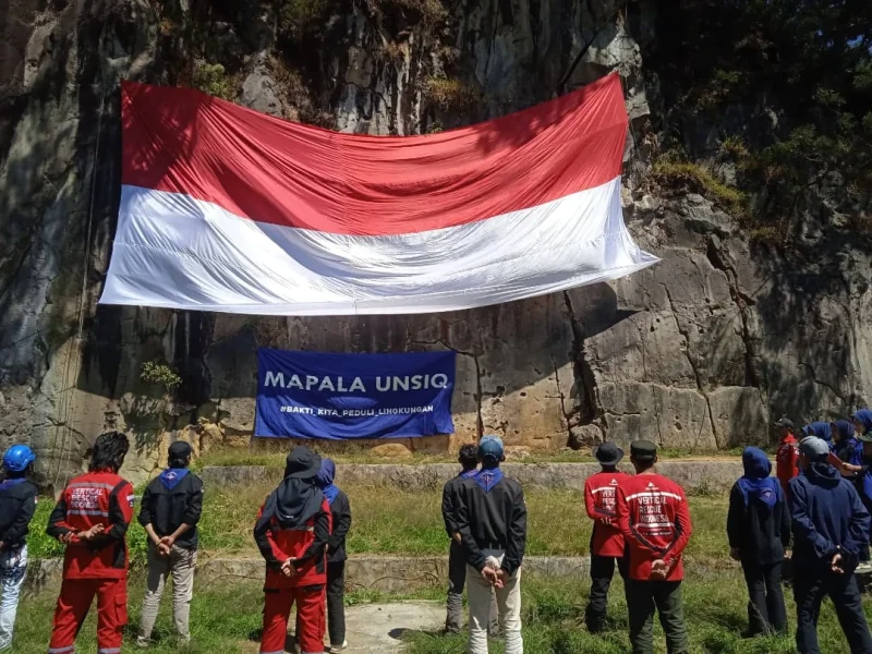 Semangat Merah Putih di Ketinggian: MAPALA UNSIQ Gelar Upacara HUT RI ke-80 di Tebing Watu Gribik